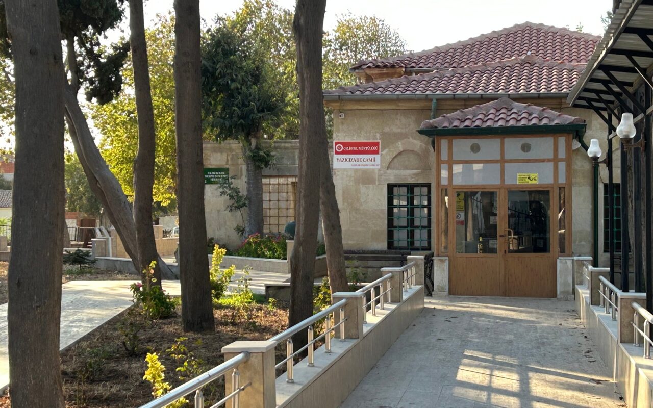 Gelibolu Yazıcıoğlu Camii: Tarih, Ulaşım ve Ziyaret Rehberi