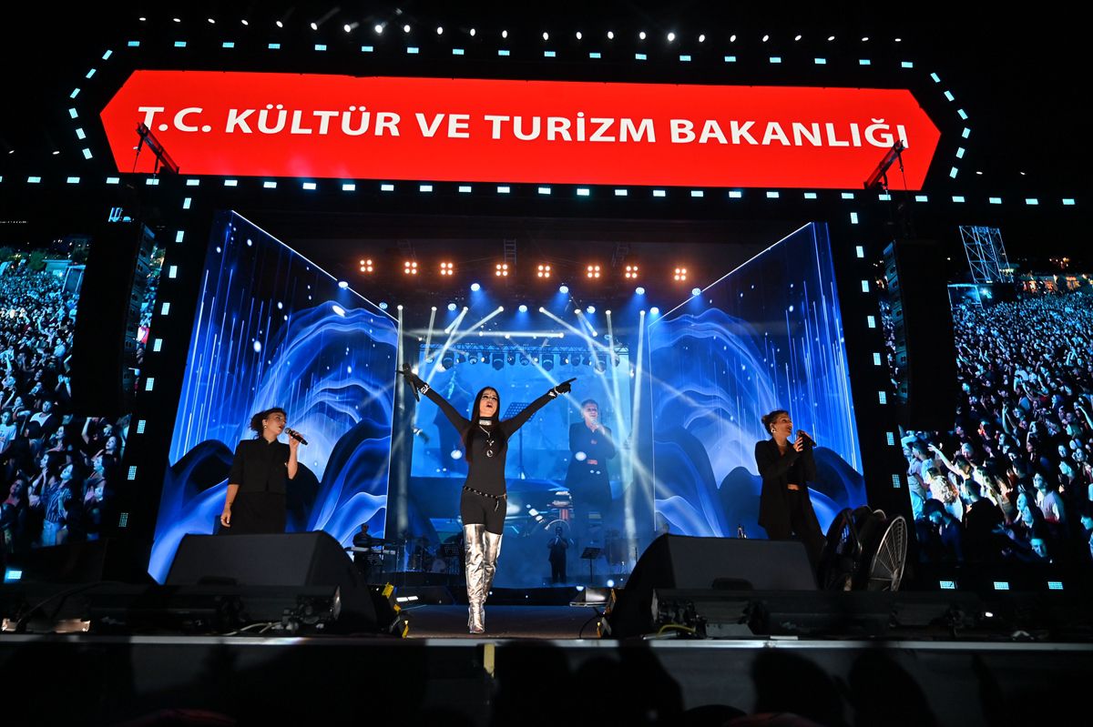 turkiye kultur yolu festivali canakkale de su 20205788 amp