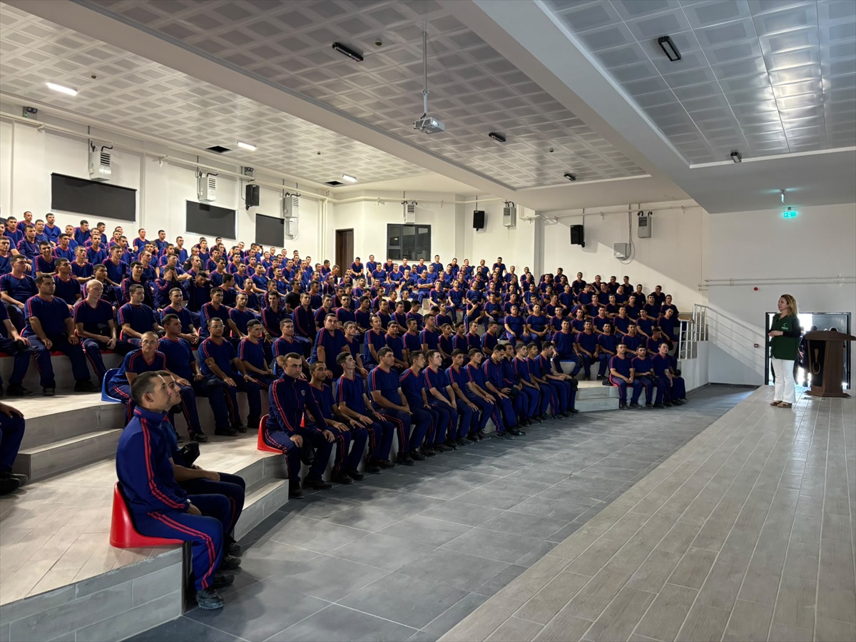 yesilay-canakkale-de-800-kisiye-tutun-ve-madd-20273731_amp