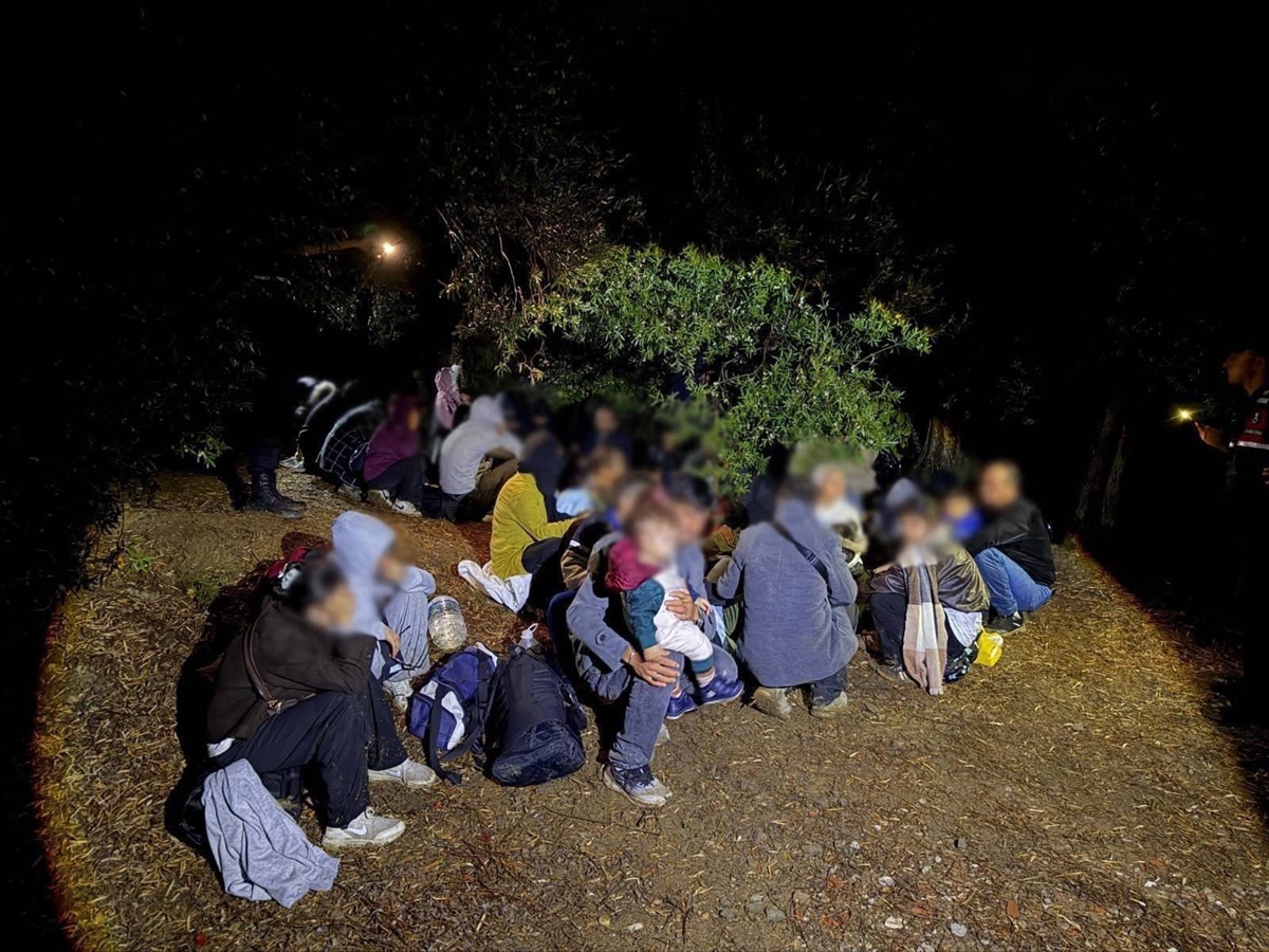 canakkale-de-6-operasyonda-51-duzensiz-gocmen-20287762_amp