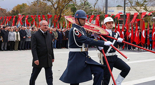 canakkale-de-cumhuriyet-bayrami-icin-celenk-toreni-duzenlendi